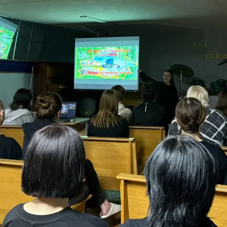 🕰️ Как сохранить то, что нельзя потрогать? Правильно — через музыку и разговоры.